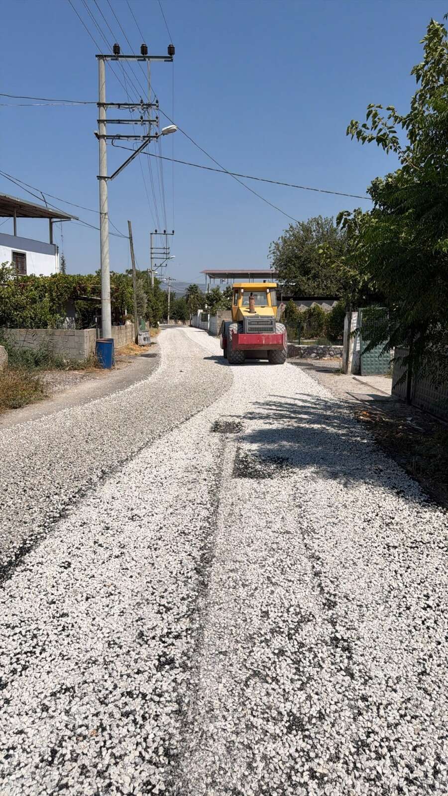 Milas’ta Mahalle Yollarında Asfalt Seferberliği: 90 Bin Metrekare Yenilendi 1